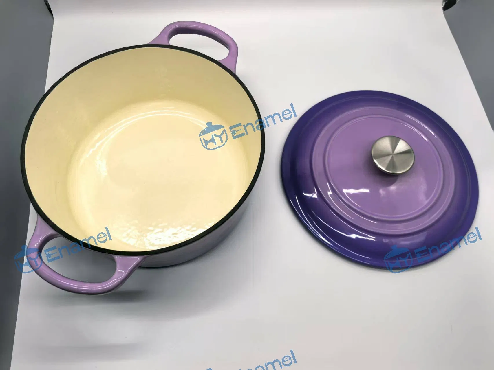 Durable Cast Iron Dutch Oven with Non-Stick Enamel Finish