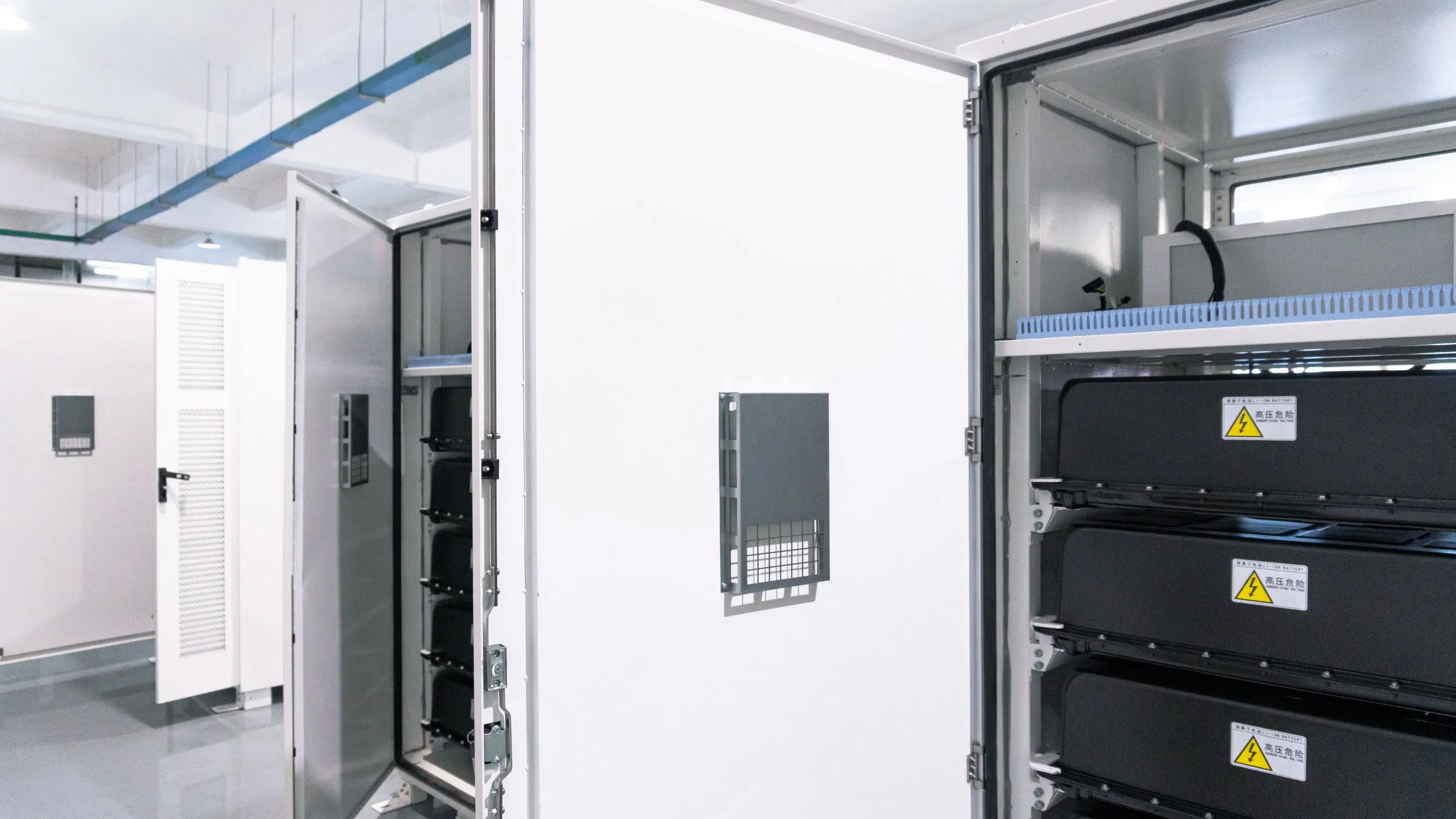 off-Grid Power Bank for Industrial and Commercial Occasions 233kwh Battery Capacity 380W Grid Power Voltage