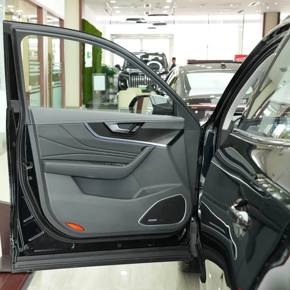 Hongqi HS5 with Wireless Charging &amp; Hicar Connect Car