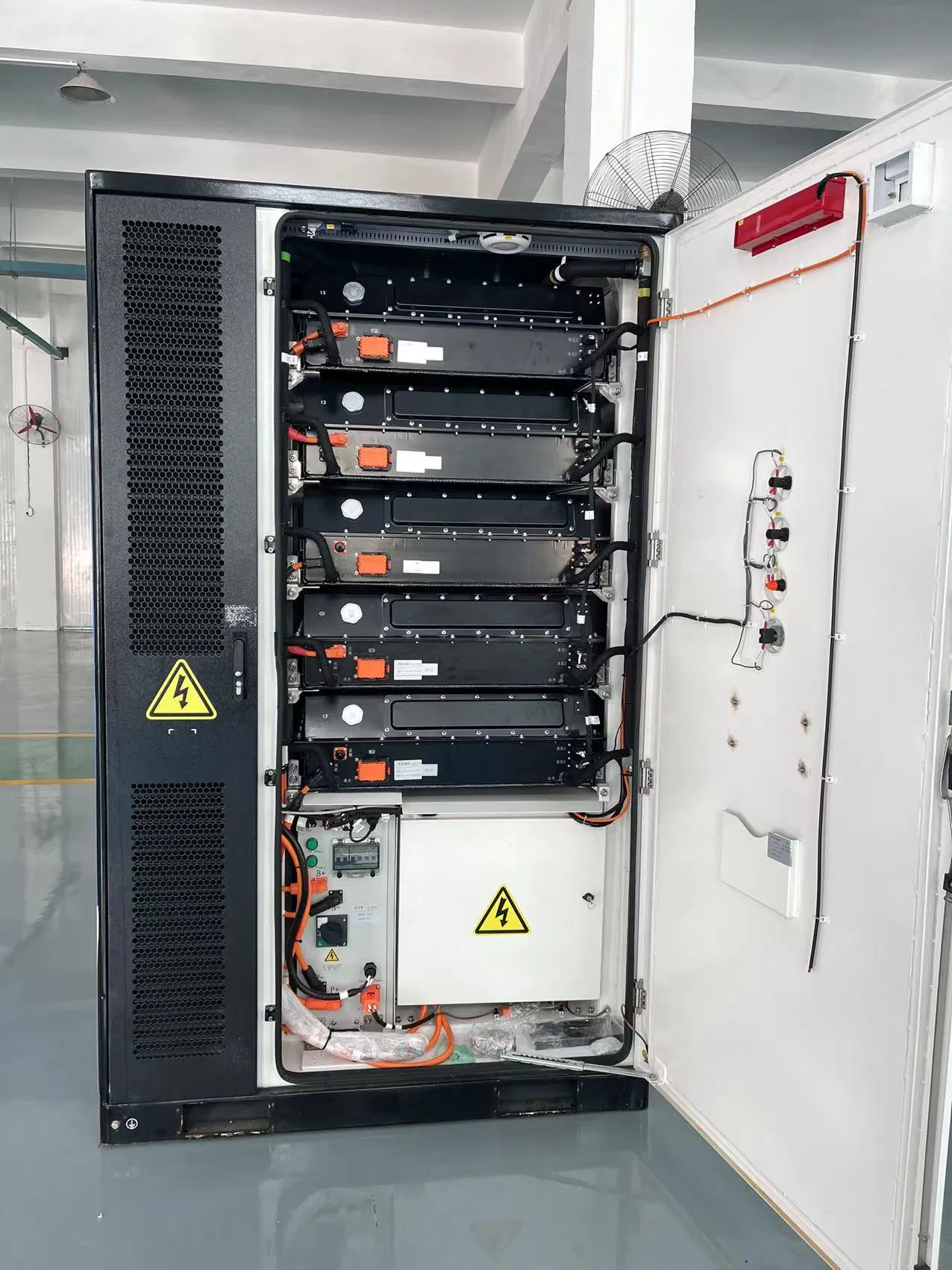 off-Grid Power Bank for Industrial and Commercial Occasions 233kwh Battery Capacity 380W Grid Power Voltage