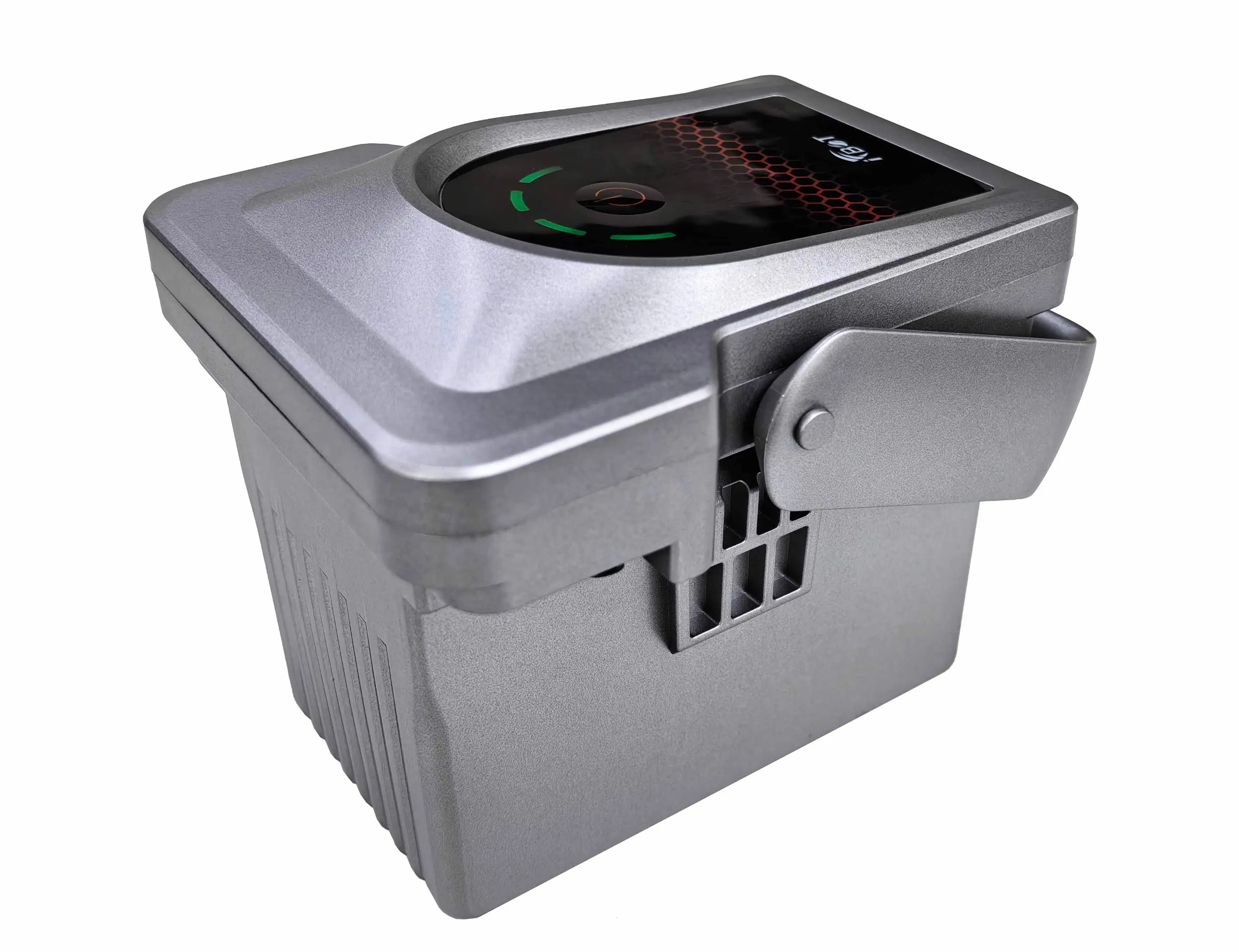 Lightweight Solar Panel Cleaning Robot for Easy Handling