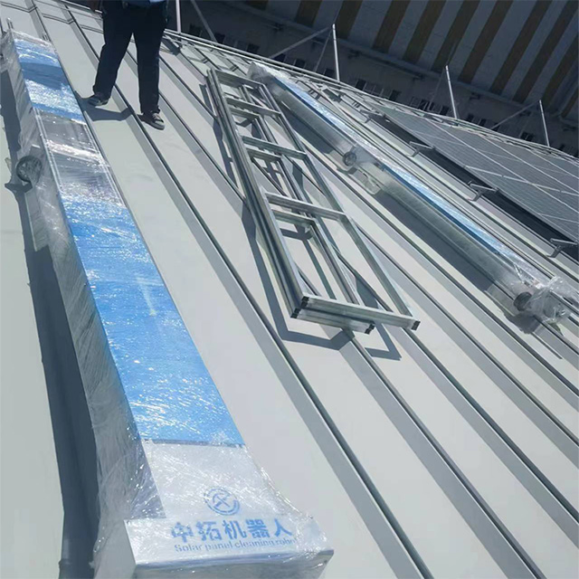Fully Automatic Remote Control Wet and Dry Solar Panel Cleaning Robot