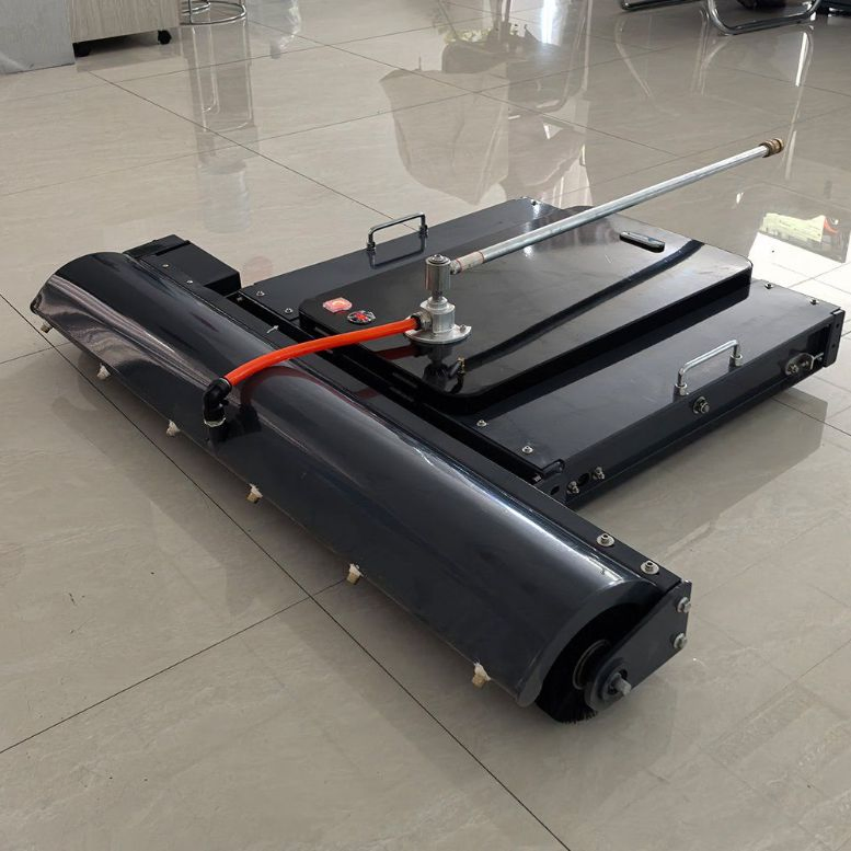 Factory Direct 200W Solar Cleaning Machine for Large Scale Power Station