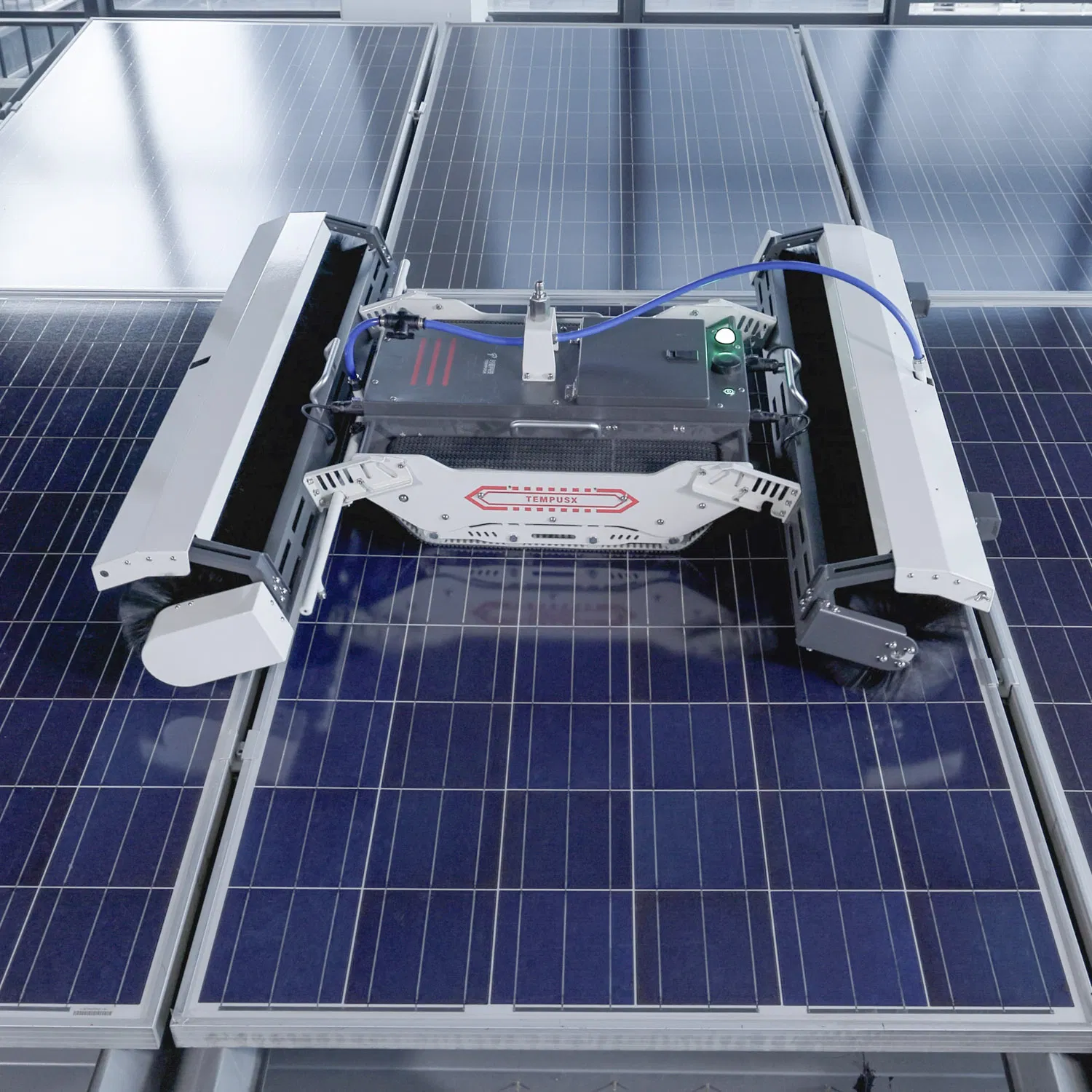 F-D1000PRO Automatic Steering Track-Type Remote Control Solar Photovoltaic Panel Cleaner Cleaning Robot