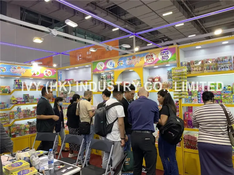 Команда IVY HK Industry на международной выставке — профессиональный подход к работе с клиентами