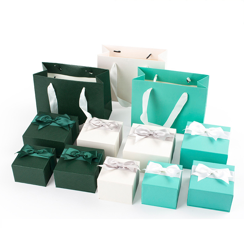 Caixa de presente de papel para joias com logotipo impresso personalizado, base de gaveta de luxo, com inserto de espuma EVA para colar, anel, brincos e pulseira