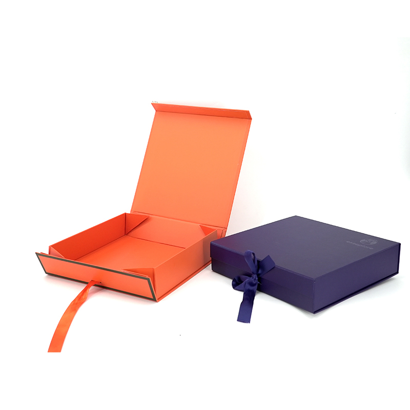 Embalagem de presente dobrável magnética com fita para casamento, peruca, cosméticos, roupas, vela, flores, Natal, feita de papelão rígido impresso personalizado de luxo