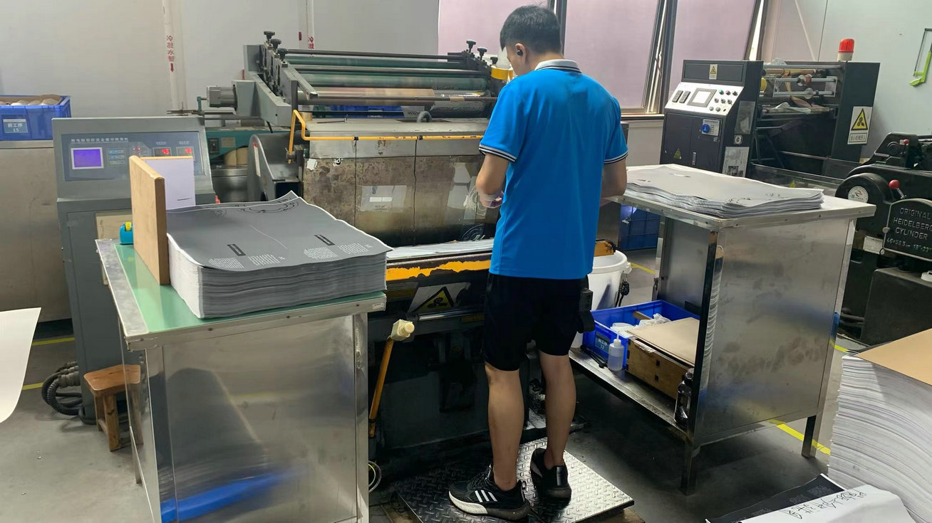 Processo de estampagem a quente para embalagens de luxo Jace Packaging