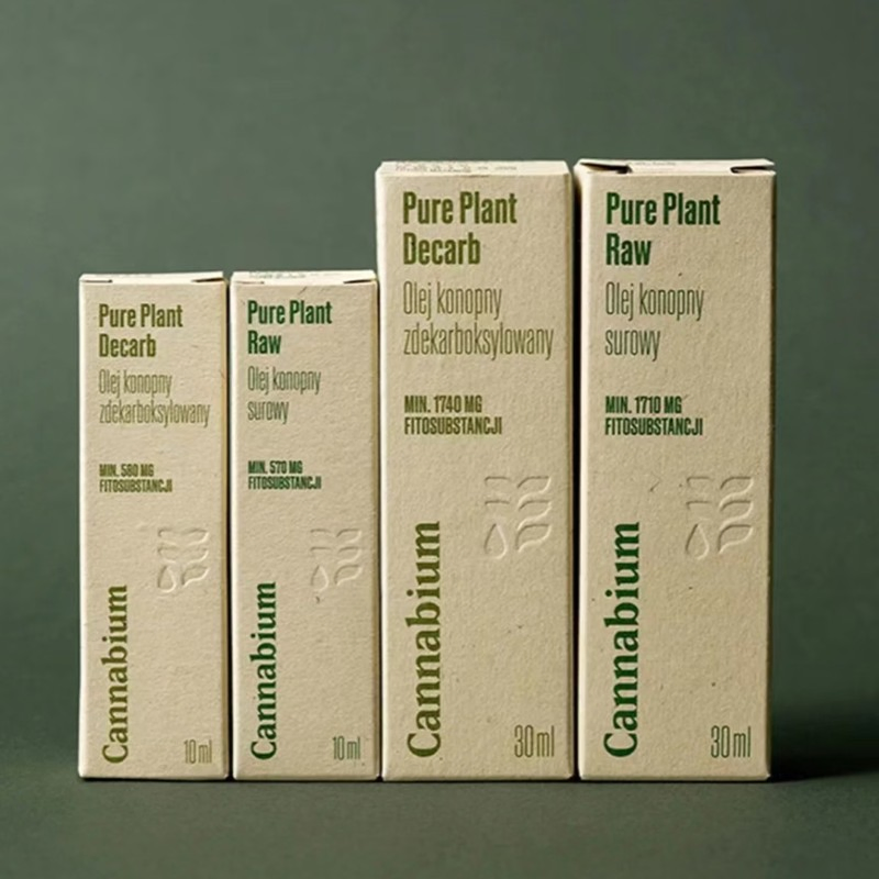 Caixa dobrável de papelão kraft reciclado personalizada para perfumes e produtos de cuidados com a pele, embalagem cosmética premium ecológica com relevo