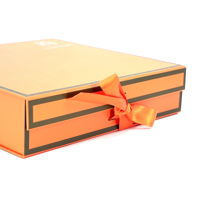 Embalagem de presente dobrável magnética com fita para casamento, peruca, cosméticos, roupas, vela, flores, Natal, feita de papelão rígido impresso personalizado de luxo
