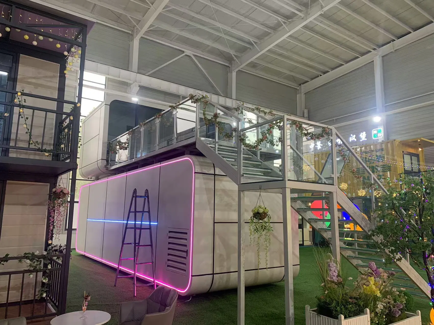 2025 Venda Quente Prova de Vento Novo Design Cápsula Pequena Alta Qualidade Modular Prefabricada Mini Móvel Moderna Cabana Maçã com Certificação CE