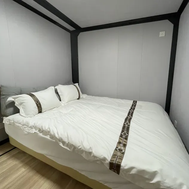 Casa Modular Prefabricada Expandável Dobrável de Aço Personalizada 20/30/40FT Pronta para Viver com 1 Banheiro 2 Quartos 1 Cozinha como Vila Residencial