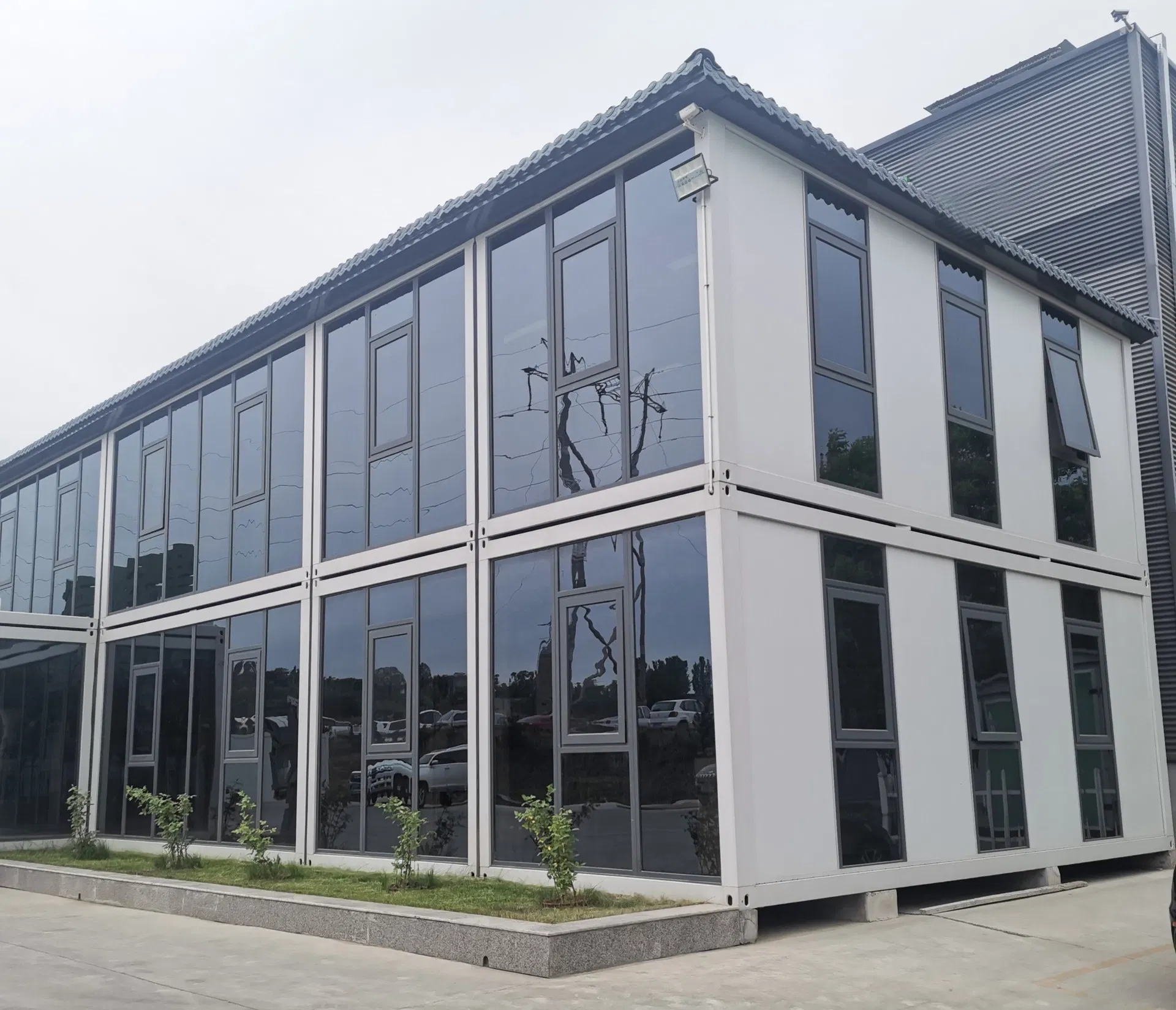 Estrutura e montagem da casa contêiner modular