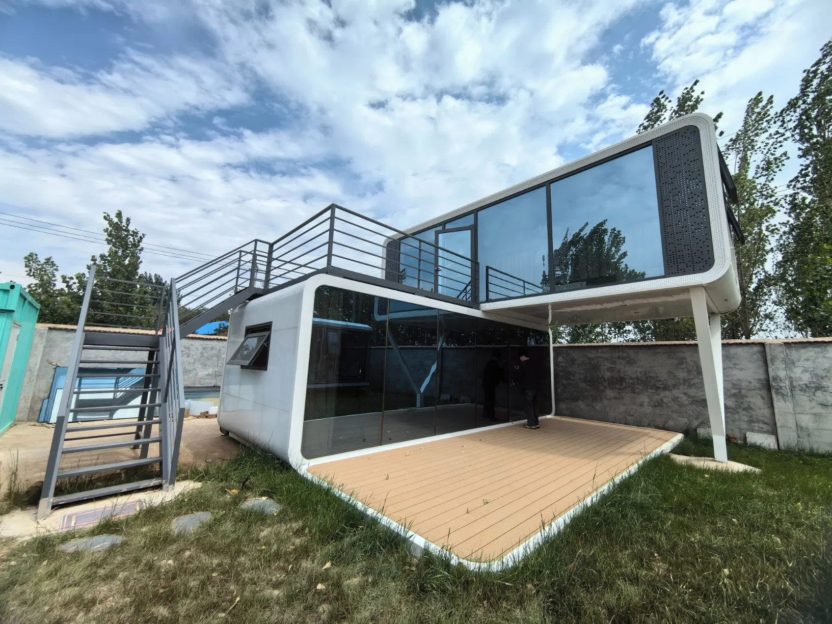 2025 Venda Quente Prova de Vento Novo Design Cápsula Pequena Alta Qualidade Modular Prefabricada Mini Móvel Moderna Cabana Maçã com Certificação CE