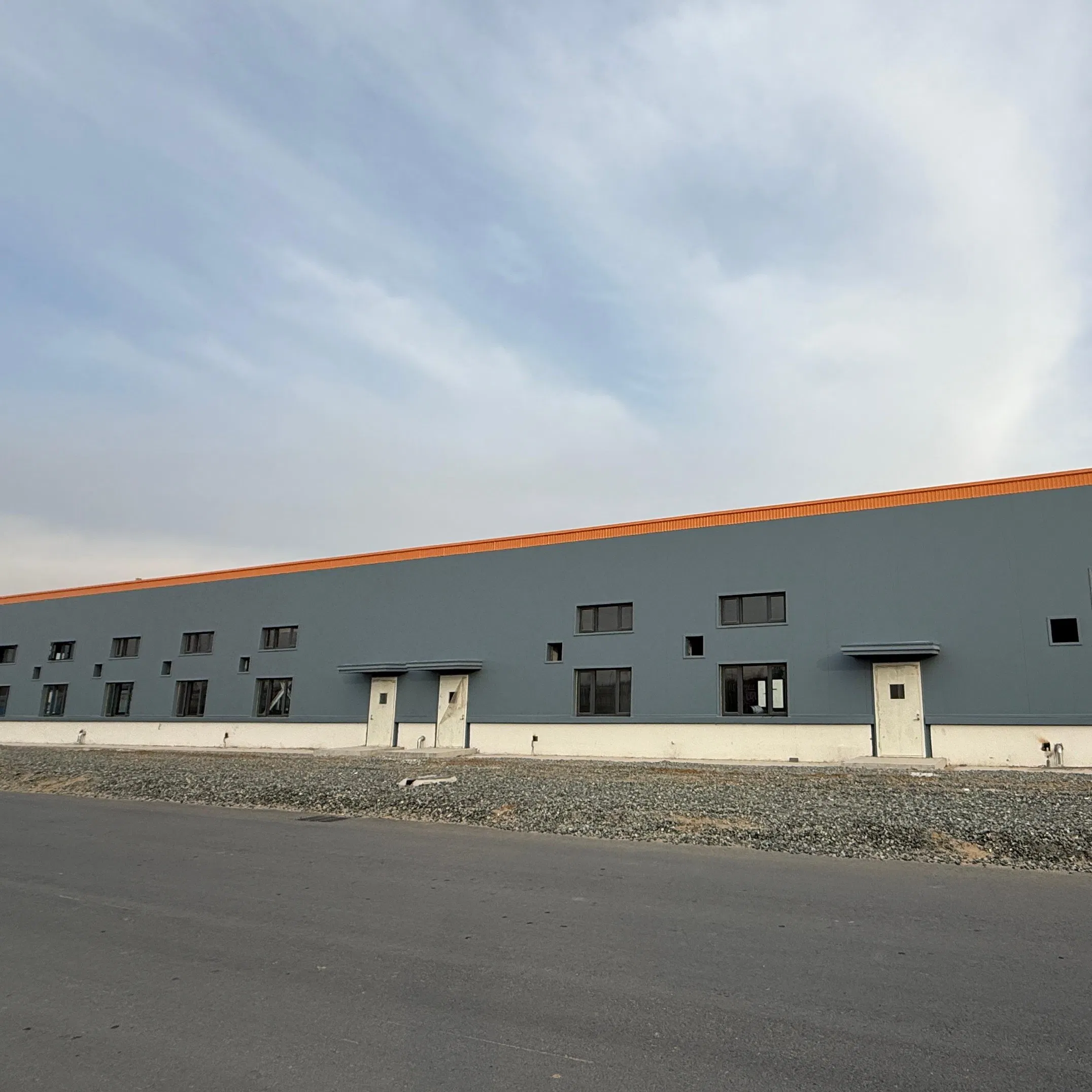 Armazém de Aves de Estrutura de Aço Modular Personalizado, Eficiente em Custo, Certificado CE e ISO, Resistente ao Vento e a Sismos, para Uso Agrícola e Industrial