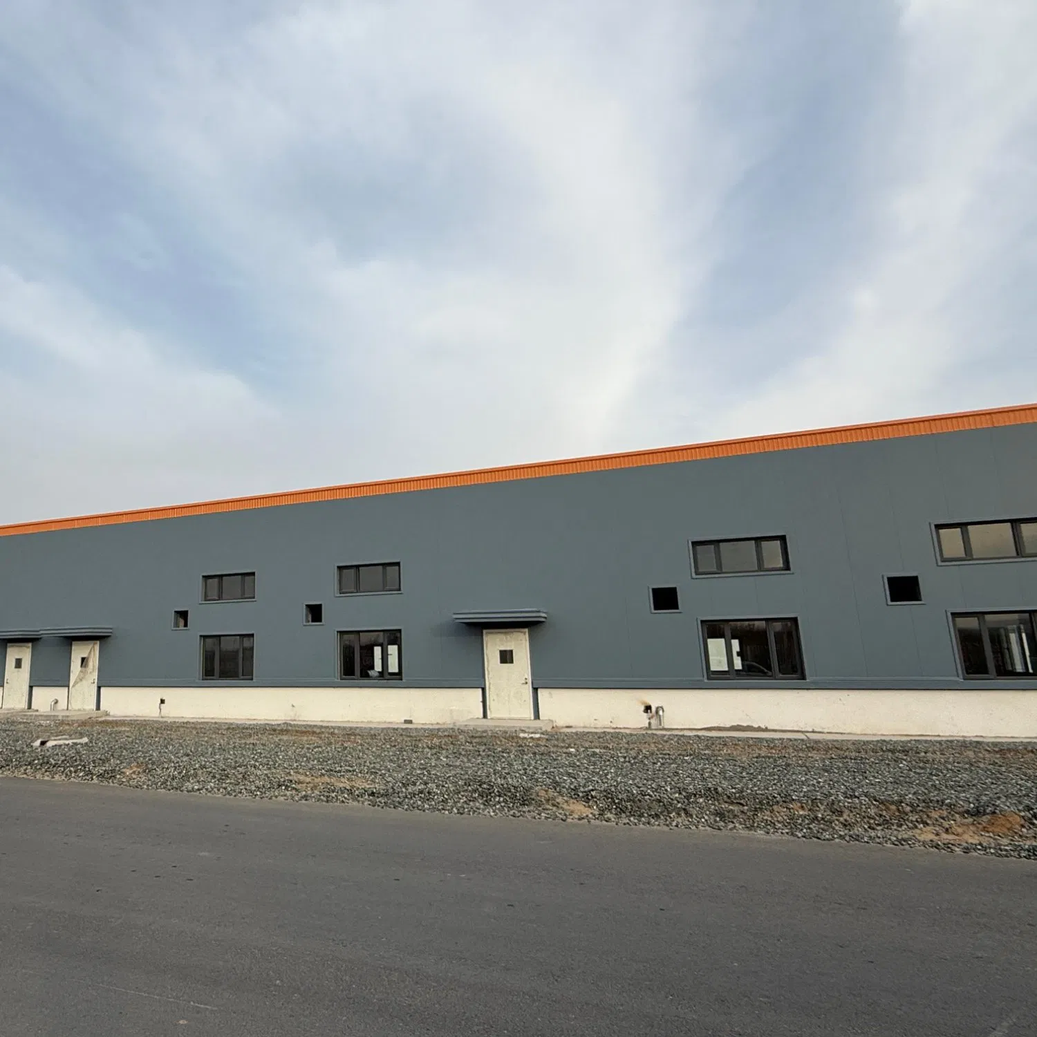 Armazém de Aves de Estrutura de Aço Modular Personalizado, Eficiente em Custo, Certificado CE e ISO, Resistente ao Vento e a Sismos, para Uso Agrícola e Industrial