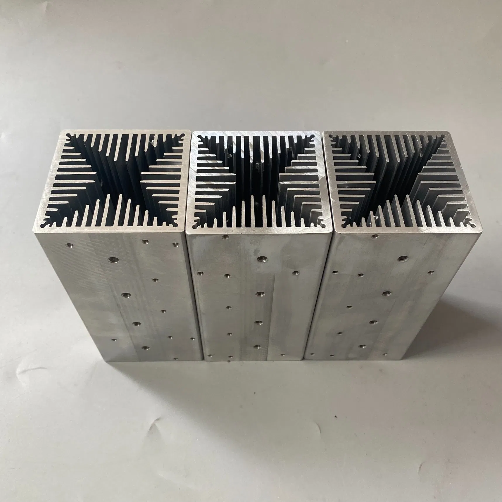 Favorable Wholesale Custom Aluminum Alloy Die Casting CNC Parts Heat Sink Enclosure