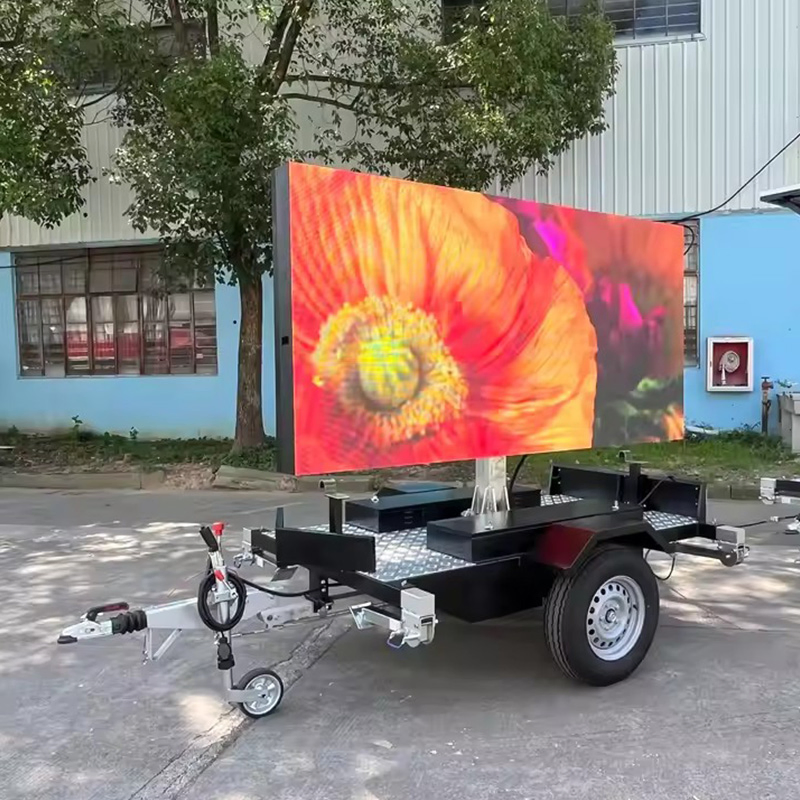 Hw4 Mobile Trailer LED Screen Mobile Lwith Solar Panel LED Advertising Billboard