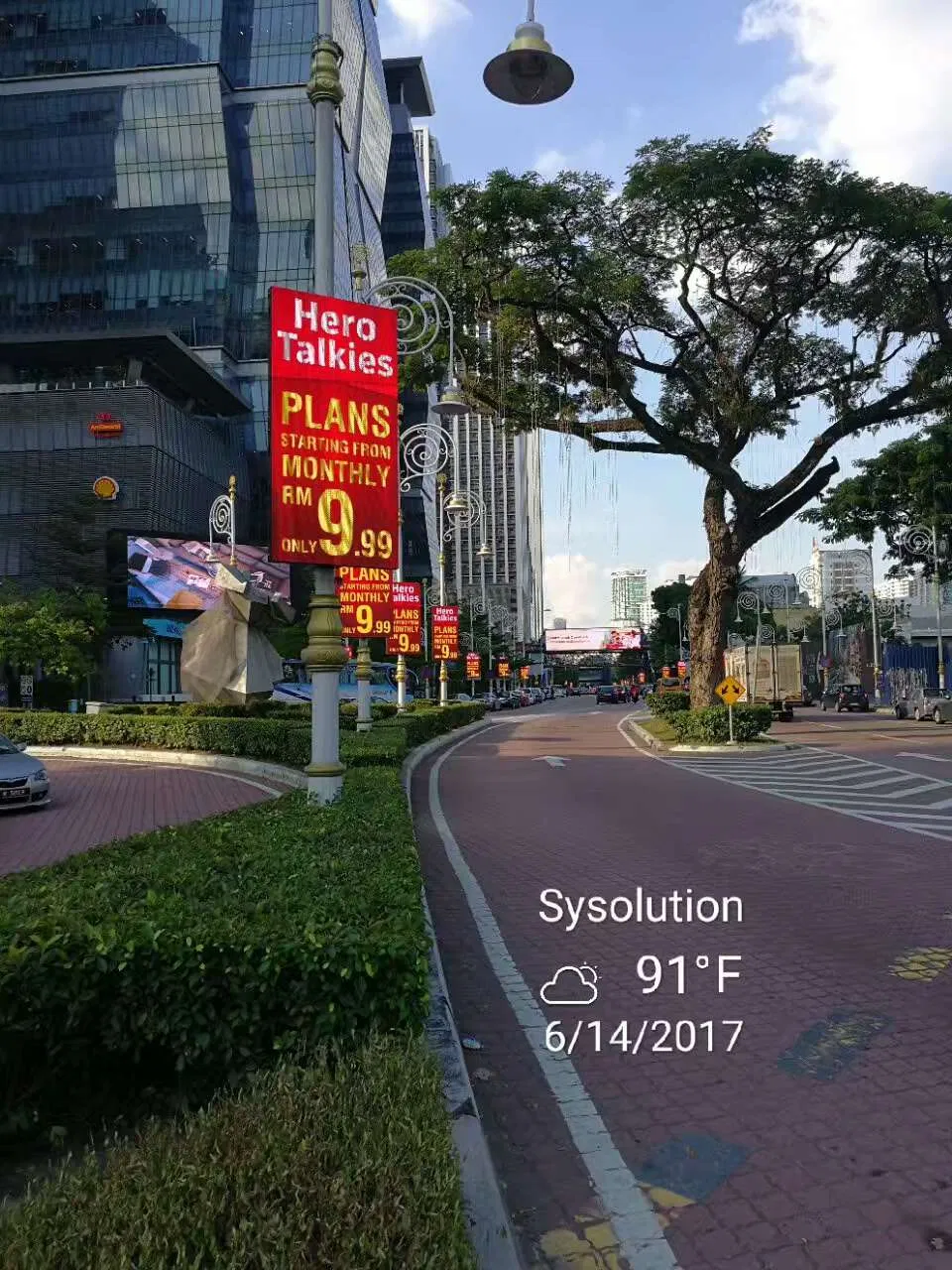 P4 Outdoor LED Billboard Solar Pole Light LED Displays Street Pole Advertising Road Light Pole LED Screen