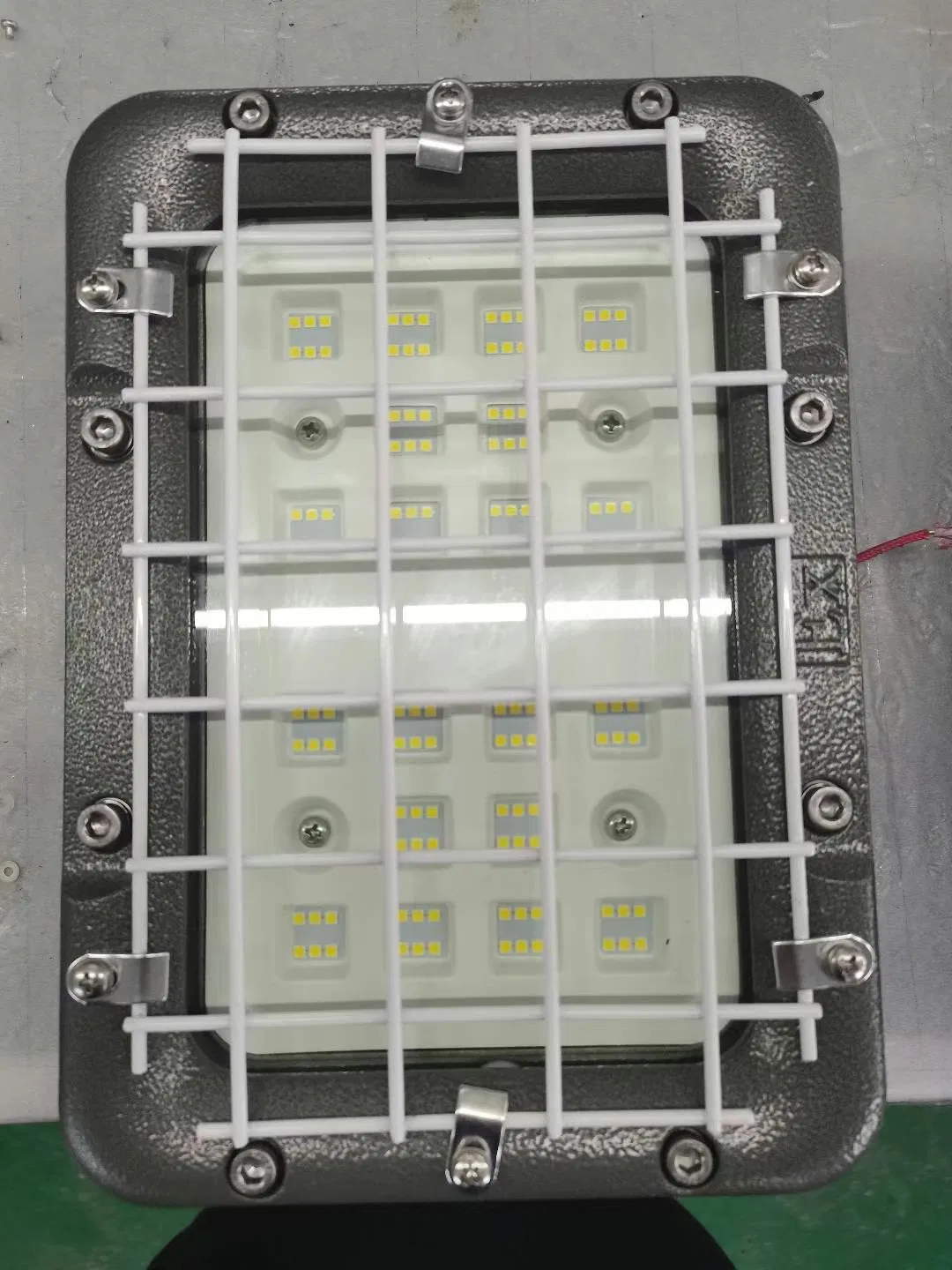 ATEX Fireproof Square Type IP66 Explosion Proof LED Floodlight for Outdoor Garden Lighting IP66 Ik10