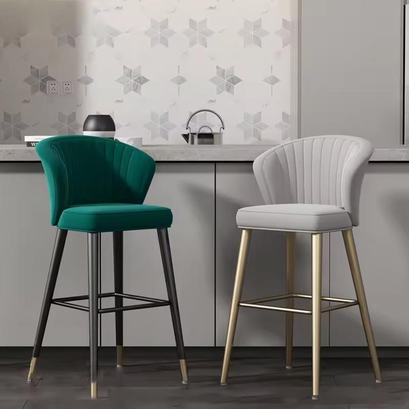 Taburete de bar con patas de madera nórdica para hotel, bar y restaurante