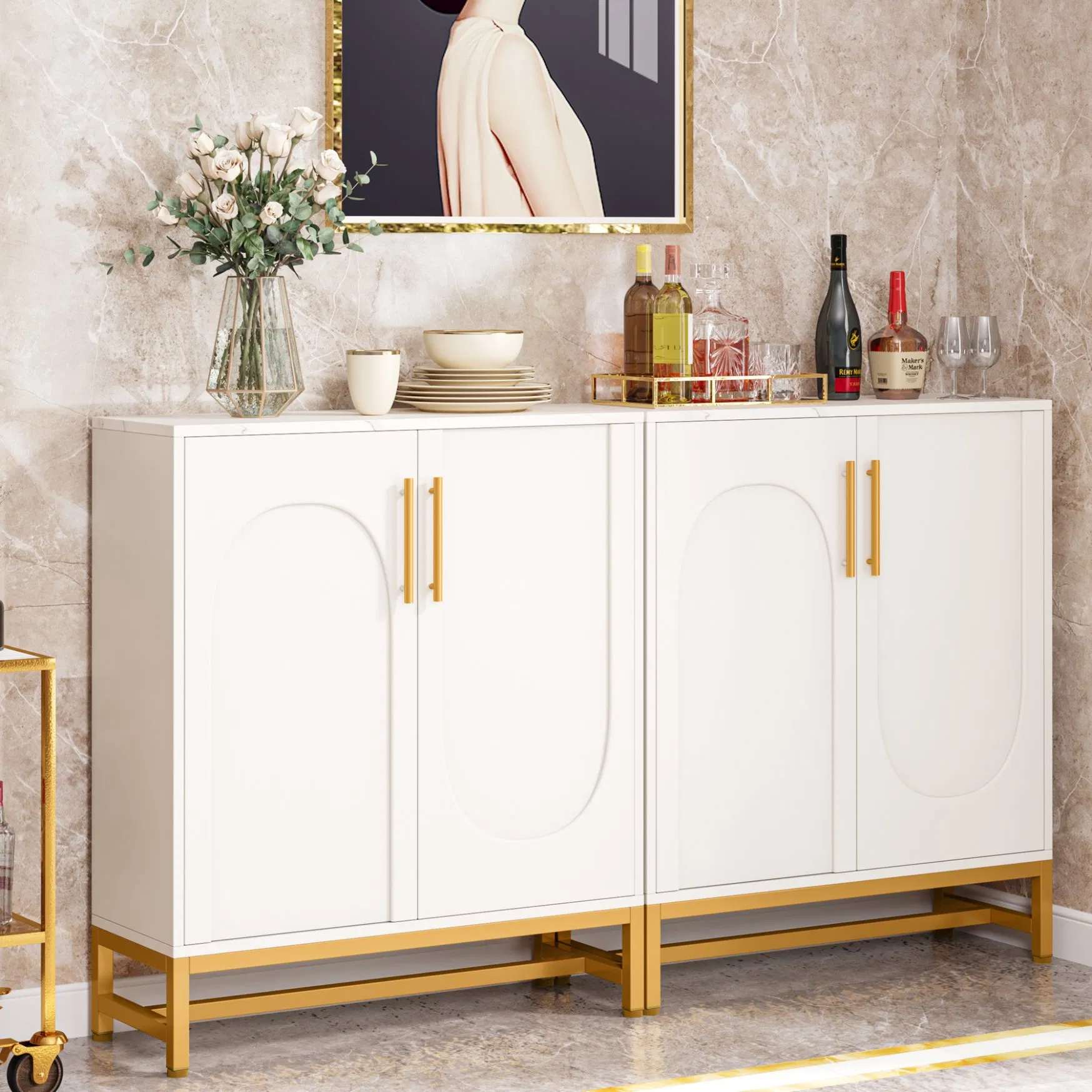 Buffet moderno de madera con tapa de mármol blanca para comedor