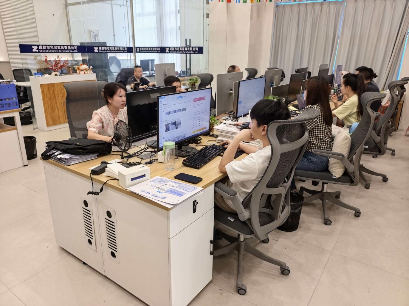 Sala de exhibición de muebles modernos de Foshan Janey Home Co., Ltd.