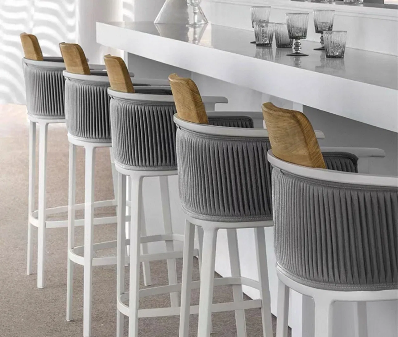 Silla de bar moderna nórdica de madera de teca, diseño moderno para restaurante, taburete de hotel y pub