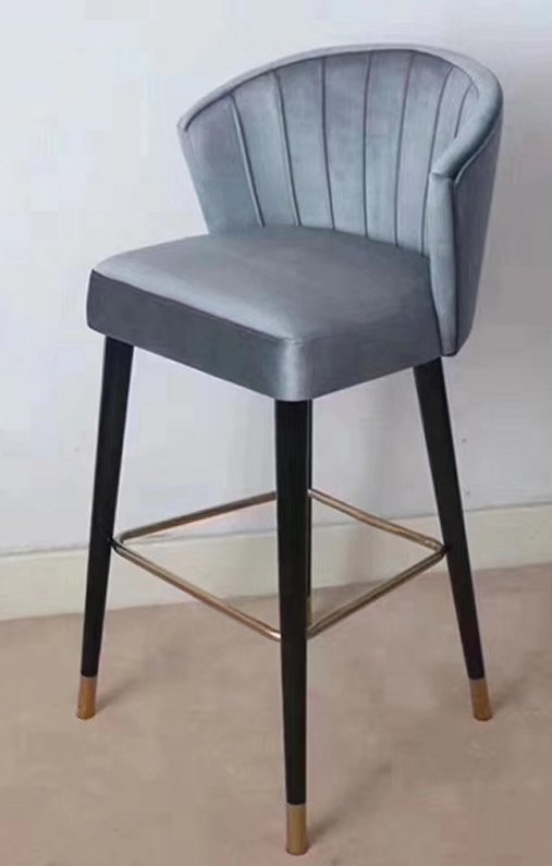Taburete de bar con patas de madera nórdica para hotel, bar y restaurante