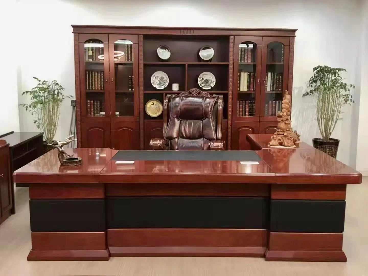 Fábrica de Muebles de Oficina Escritorio de Oficina de Lujo Escritorio Ejecutivo de MDF para Jefes