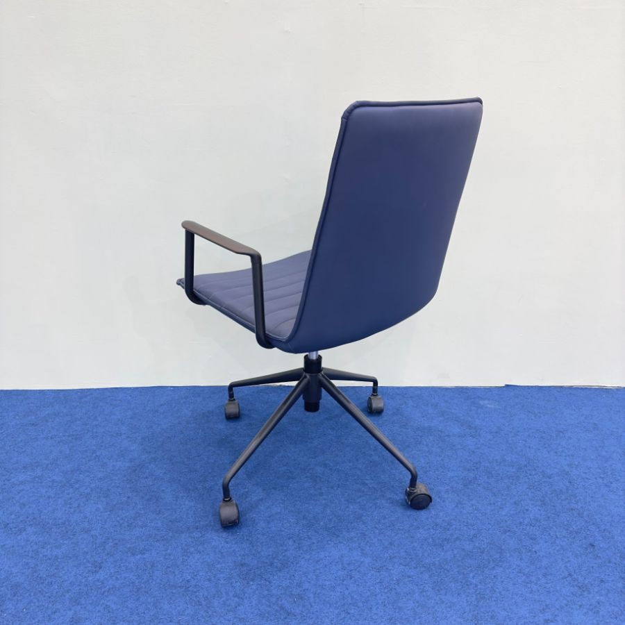 Sillas de oficina ergonómicas PU de diseño Yolanda disponibles al por mayor en China, oficina de Tianjin, color gris, MOQ 100PCS muebles de oficina