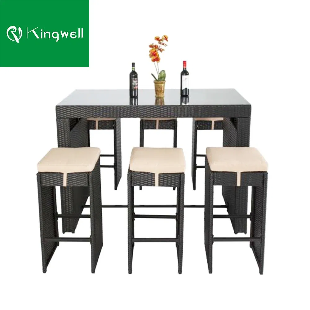 Sillas de ratán estilo Indonesia, mesa de bar y taburetes para café en el mar