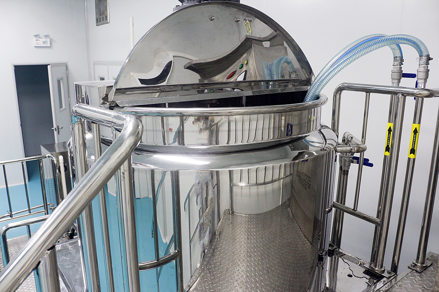 Body Moisturizer/Lotion Making Machine Toning Lotion Mixing Machine Cosmetics Toner Facial Cleanser Manufacturing Equipment