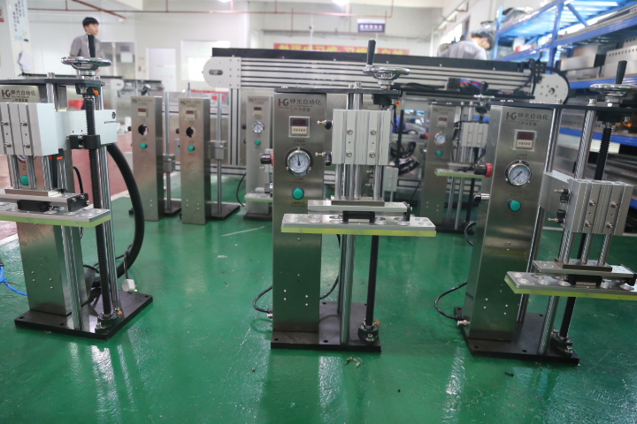 Automatic Pneumatic Lifting Type Cap Capping Machine Adjustable Height