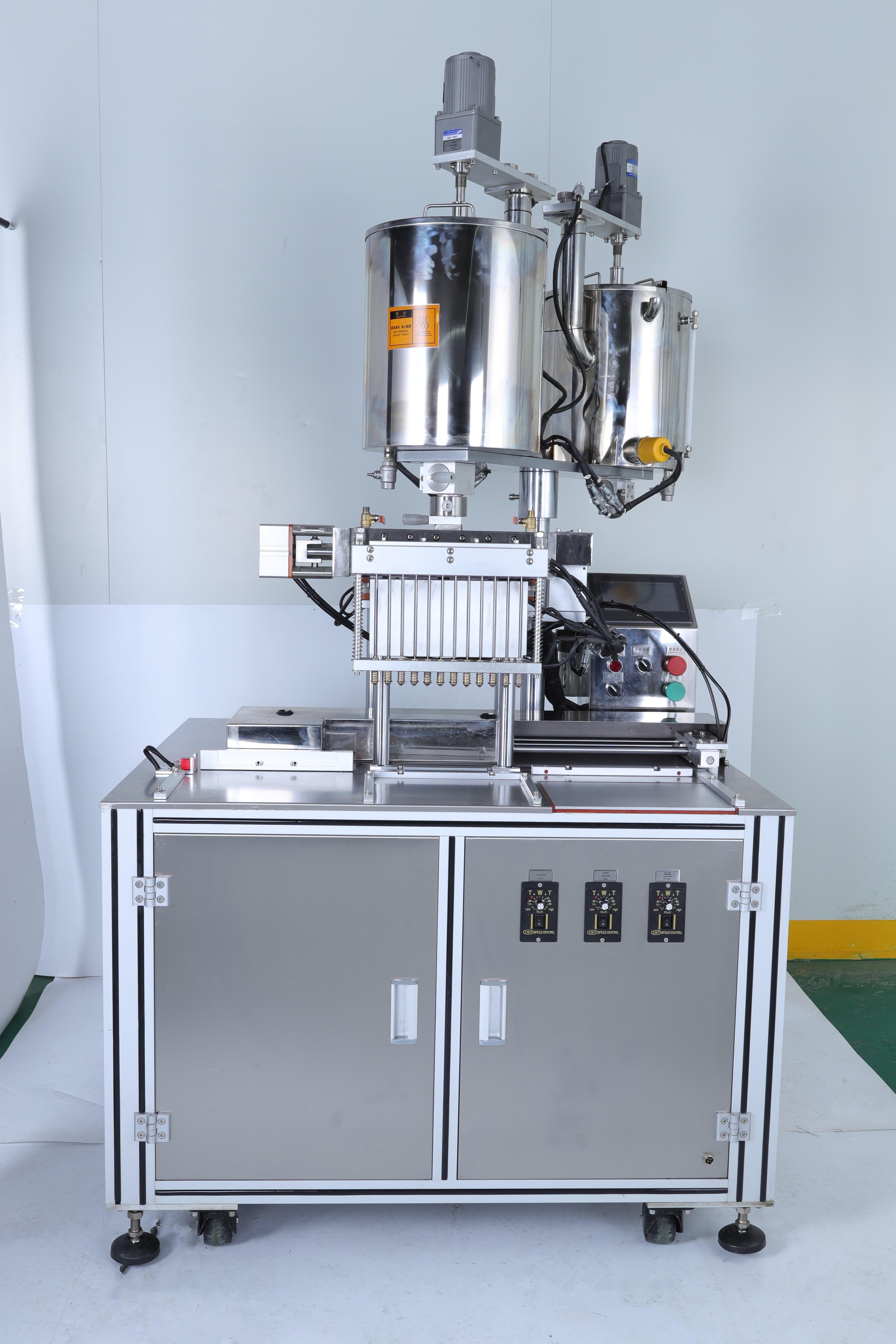 Cosmetic Manufacturing Machinery for Eyebrow Pencil Equipment Lipstick Maker