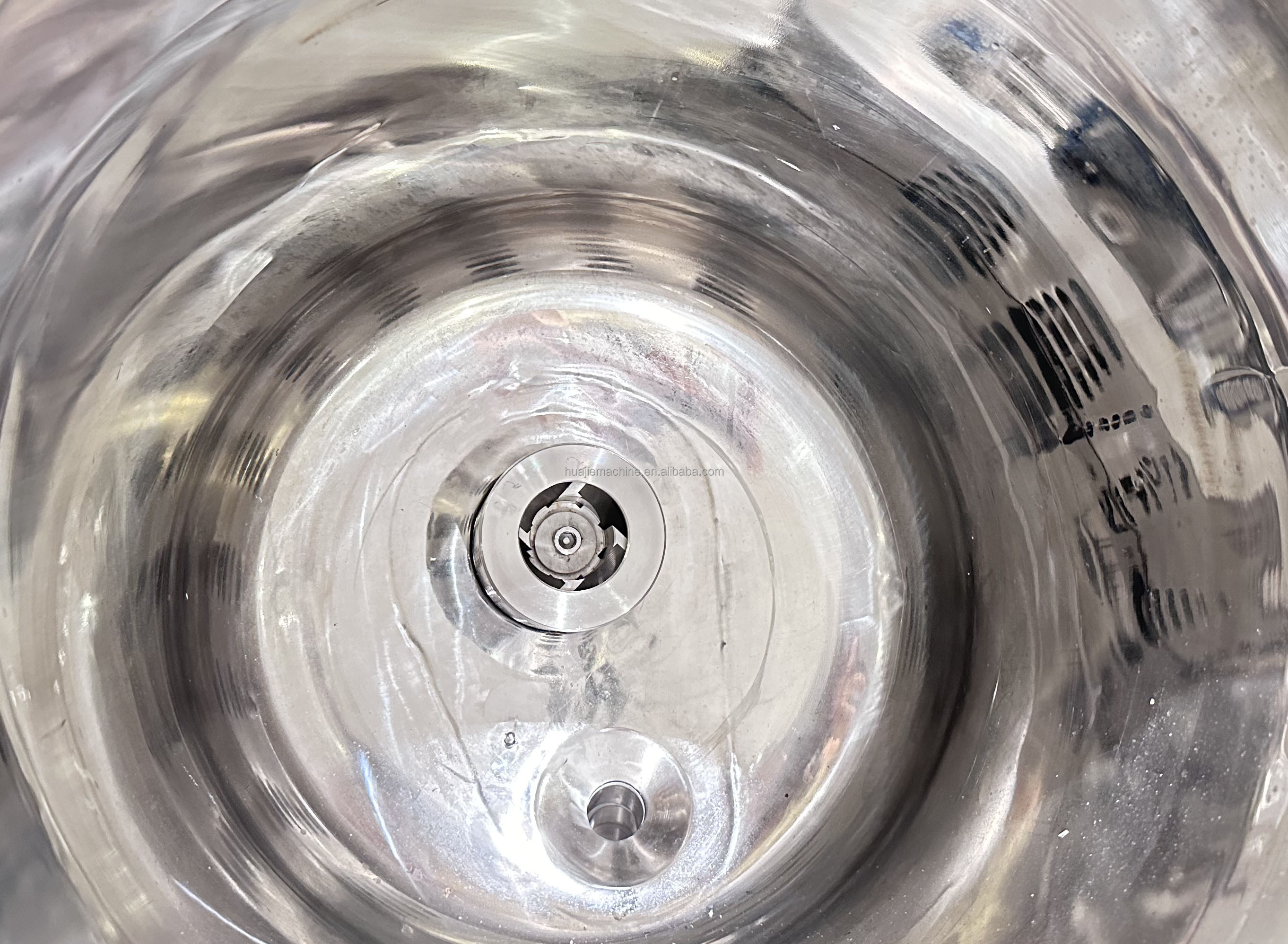 Main tank bottom homogenizer