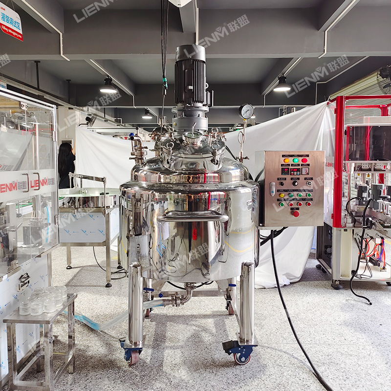 Hot Sale Vacuum Emulsifying Mixer Mixing Tank Cosmetic Mixing Machine Stainless Steel Cosmetics Production Equipment