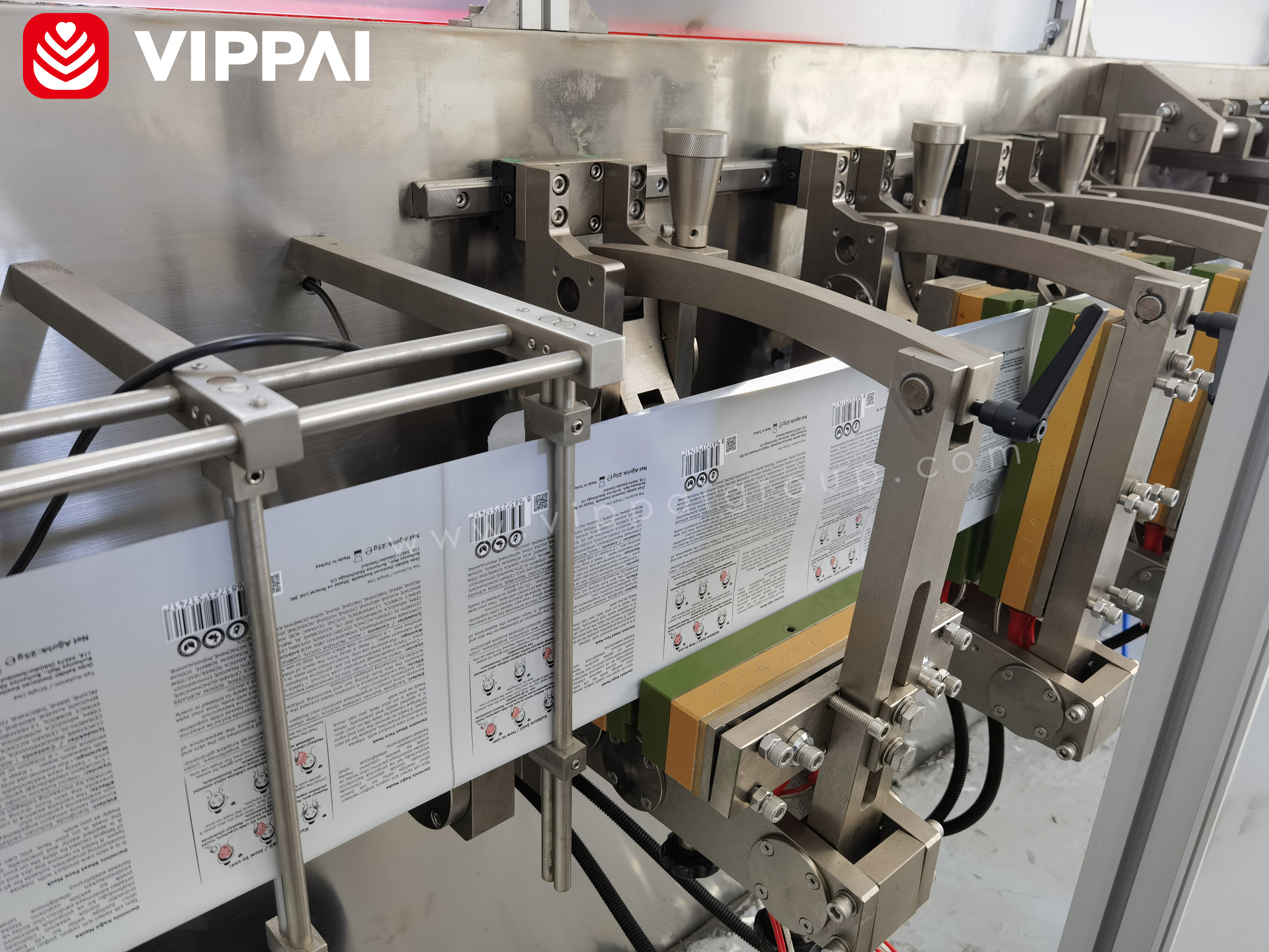 VIPPAI New Cosmetics Skin Care Medical Face Mask Making Machine Collagen Fully Automatic Mask Maker Equipment