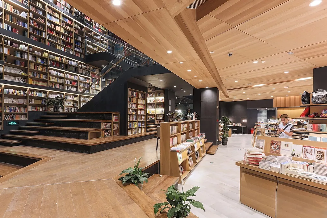 Bookshelf Showcase 5