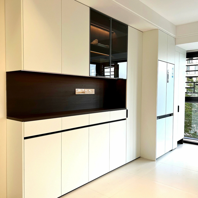 Custom Luxury Stainless Steel Living Room Wine Rack Liquor Cabinet Home Furniture Bar Sideboard Display Cabinet with Glass Door and Drawers