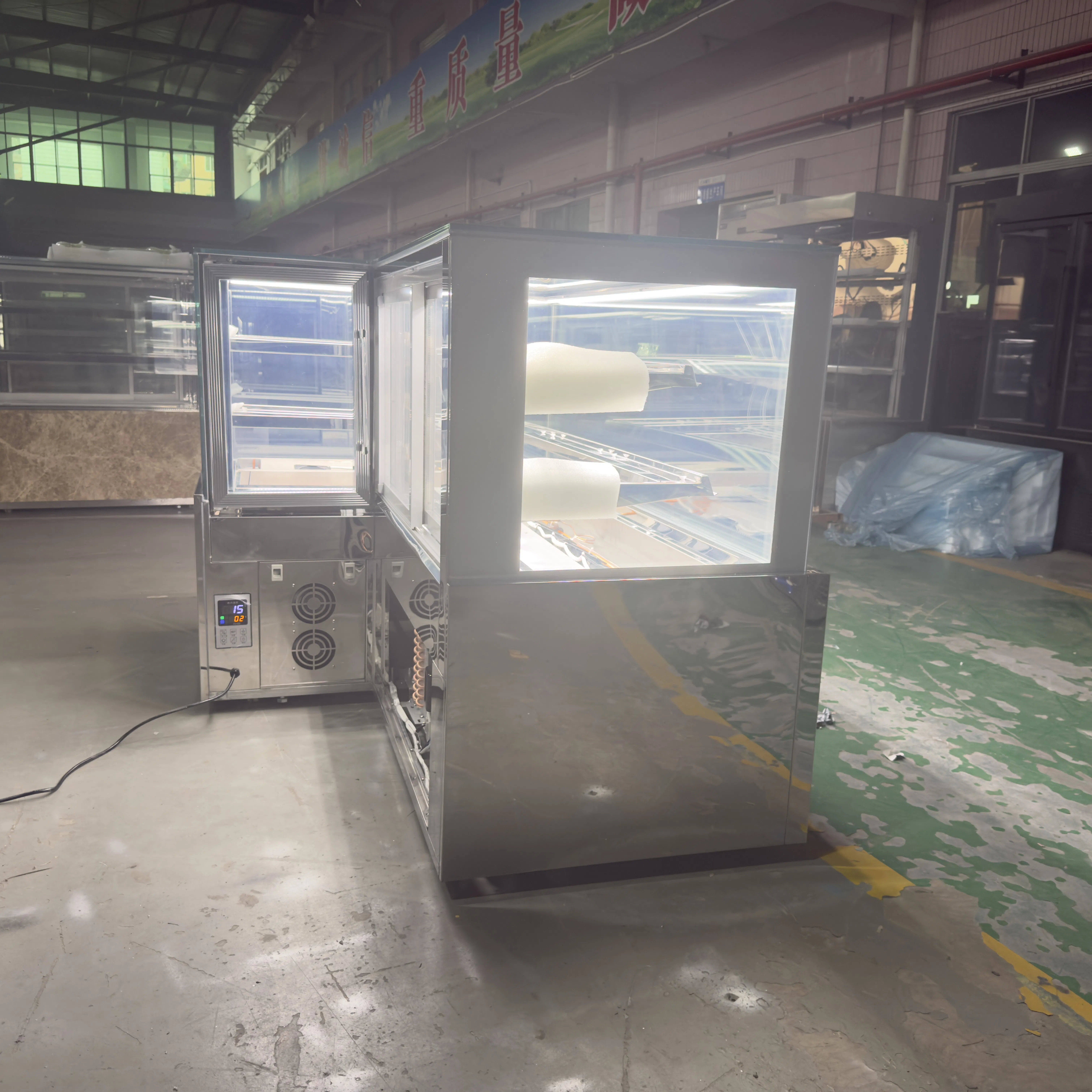 Corner Cake Display Cabinet for Elegant Pastry Presentations