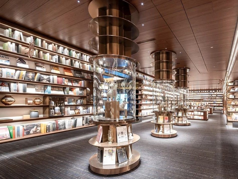 Elegant Custom Library Wooden Display LED Lighting Bookshelves Cabinets for Bookstore Interior Layout Design