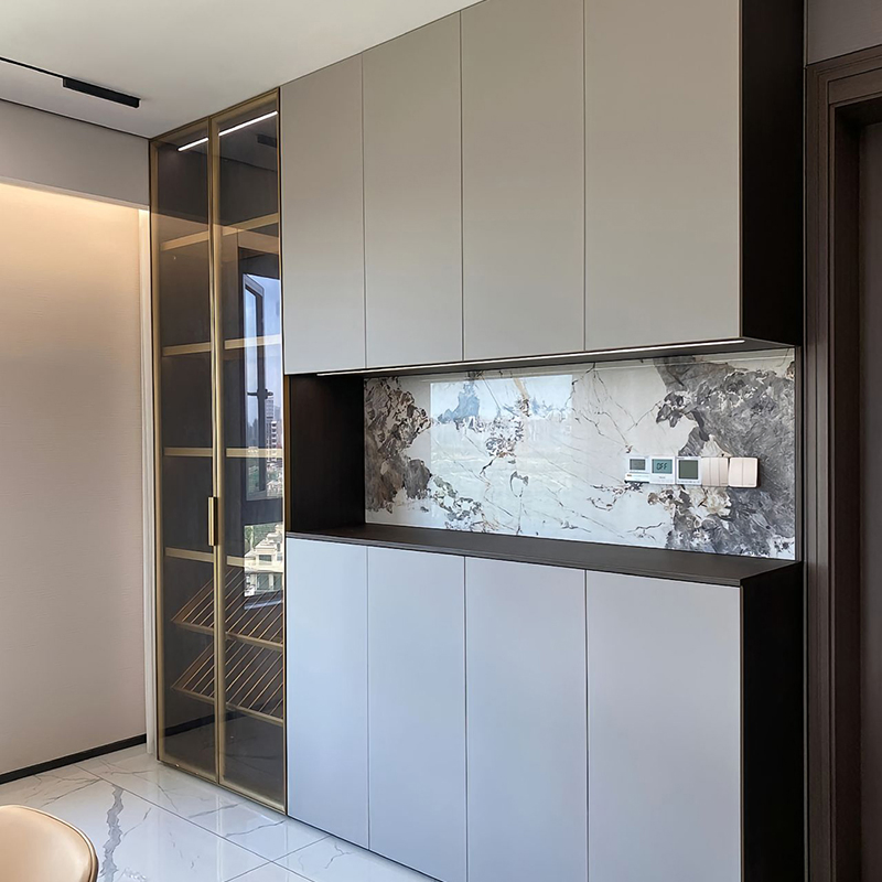 Luxury Wood Glass Whiskey Wine Cabinet Corner Cabinet Display Luxurious Temperature Controled Wall Mounted Glass Wine Bottle Cabinet