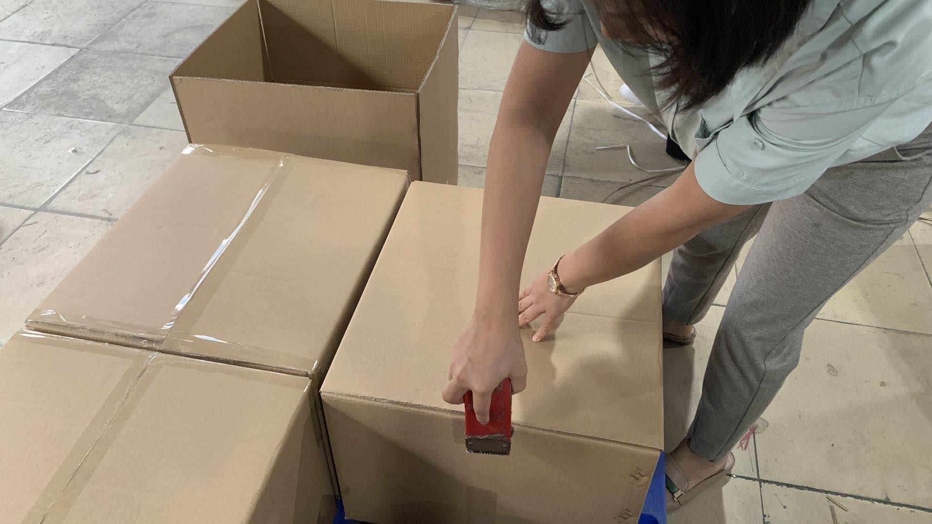 Embalagem segura de móveis para exportação internacional — Jaysnu House