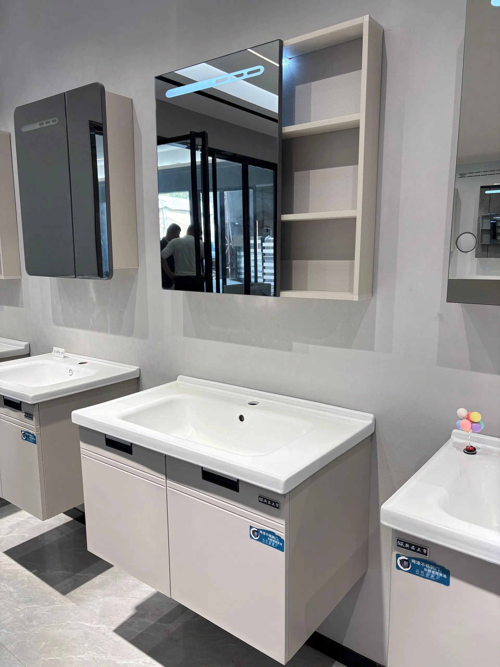 Conjunto de Gabinete de Banheiro Moderno com Pia Única Montado na Parede Vanities Home 6