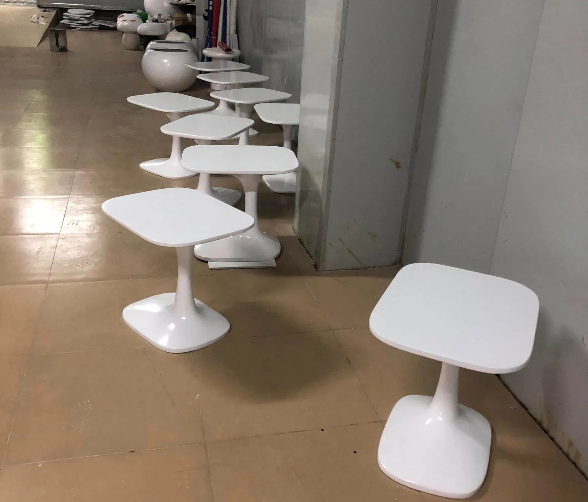 Mesa Lateral de Café Moderna em Fibra de Vidro Personalizada de Alta Qualidade para Sala de Estar de Hotel