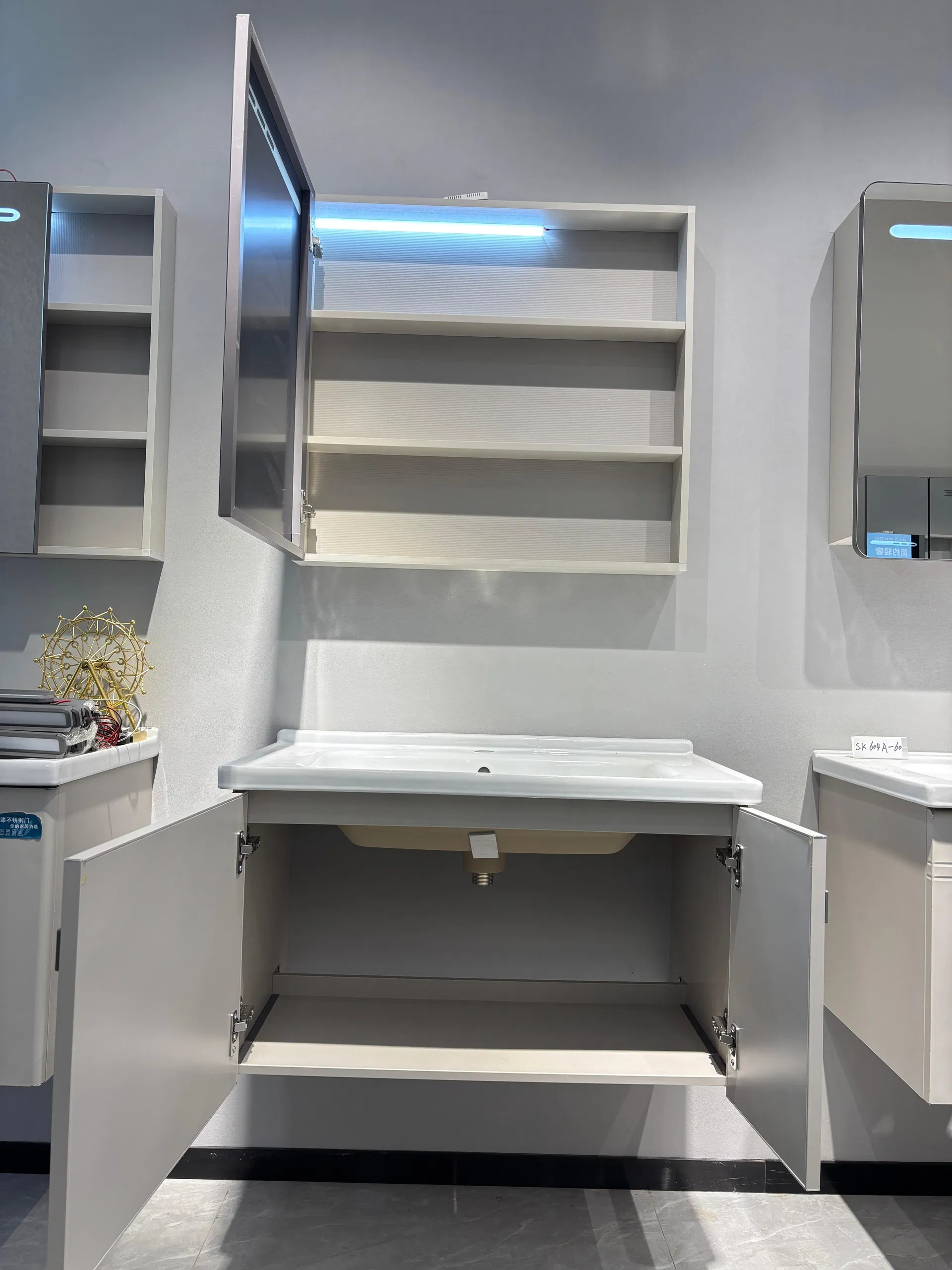 Conjunto de Gabinete de Banheiro Moderno com Pia Única Montado na Parede Vanities Home 4