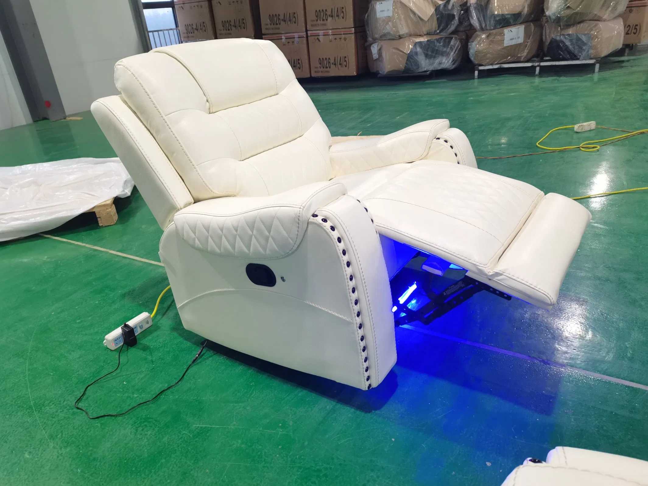 Sofá Funcional Recliner com LED e Couro para Móveis de Sala de Estar