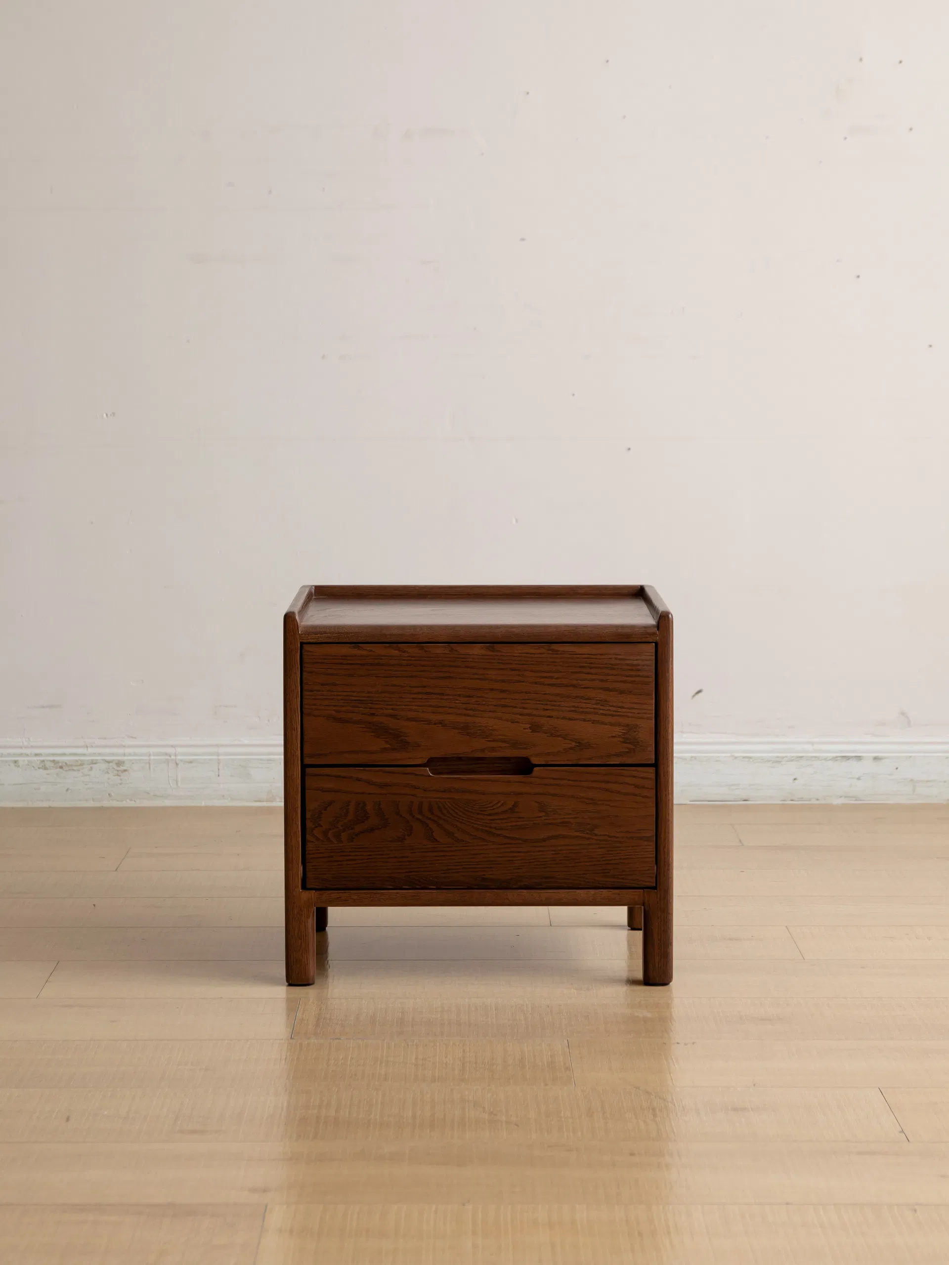 Mesa de cabeceira contemporânea chique em madeira de carvalho vermelho sólido para o quarto - Vista 1