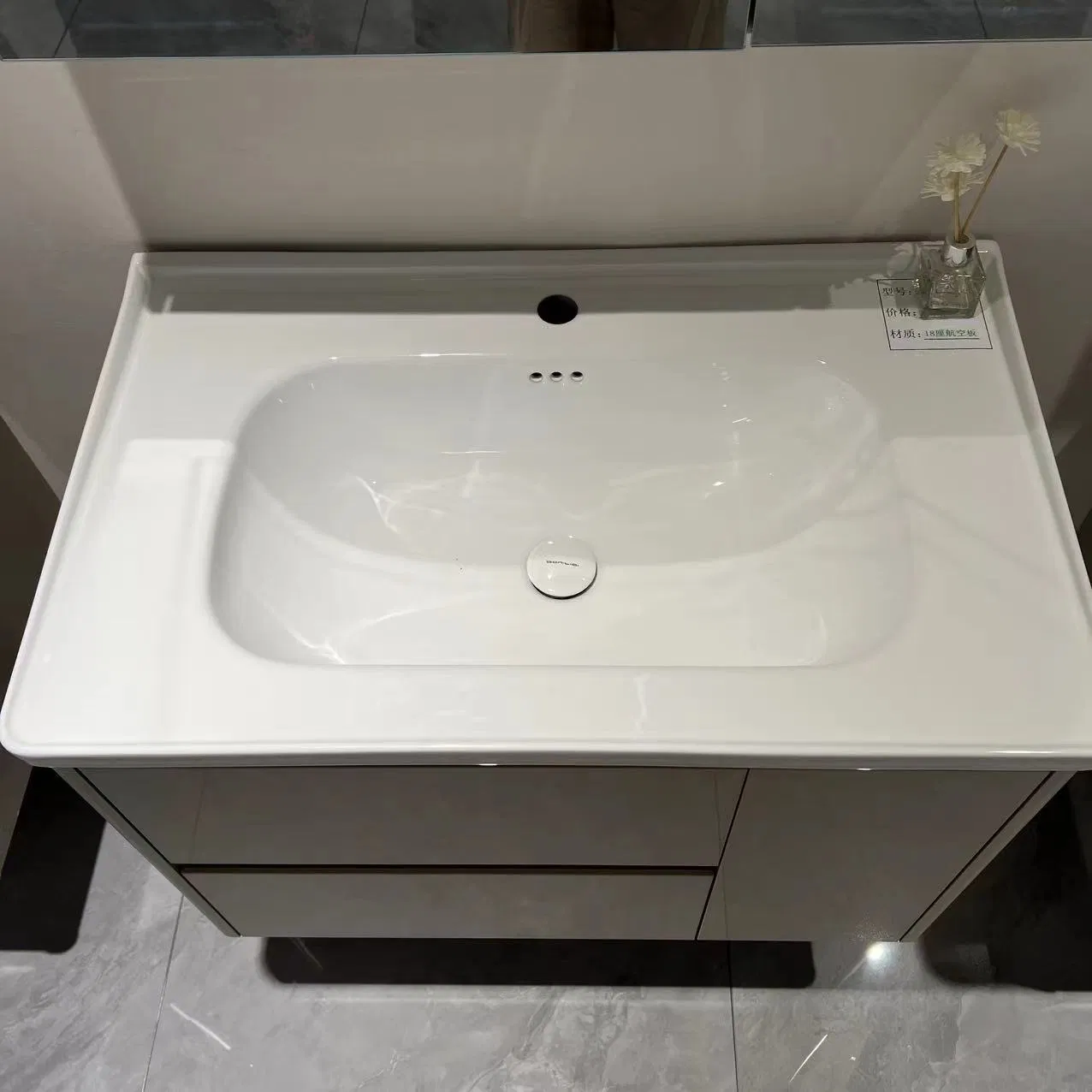 Vanidade de banheiro em PVC com gavetas duplas modernas e uma porta